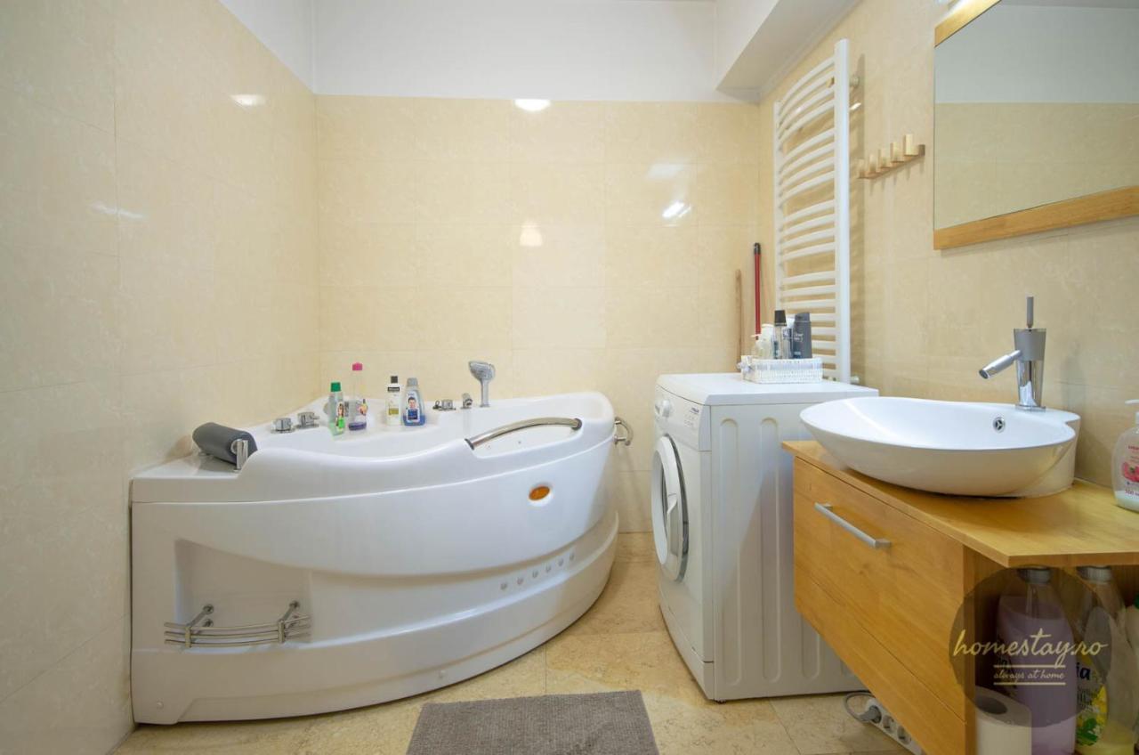Homestay Otopeni Esterno foto