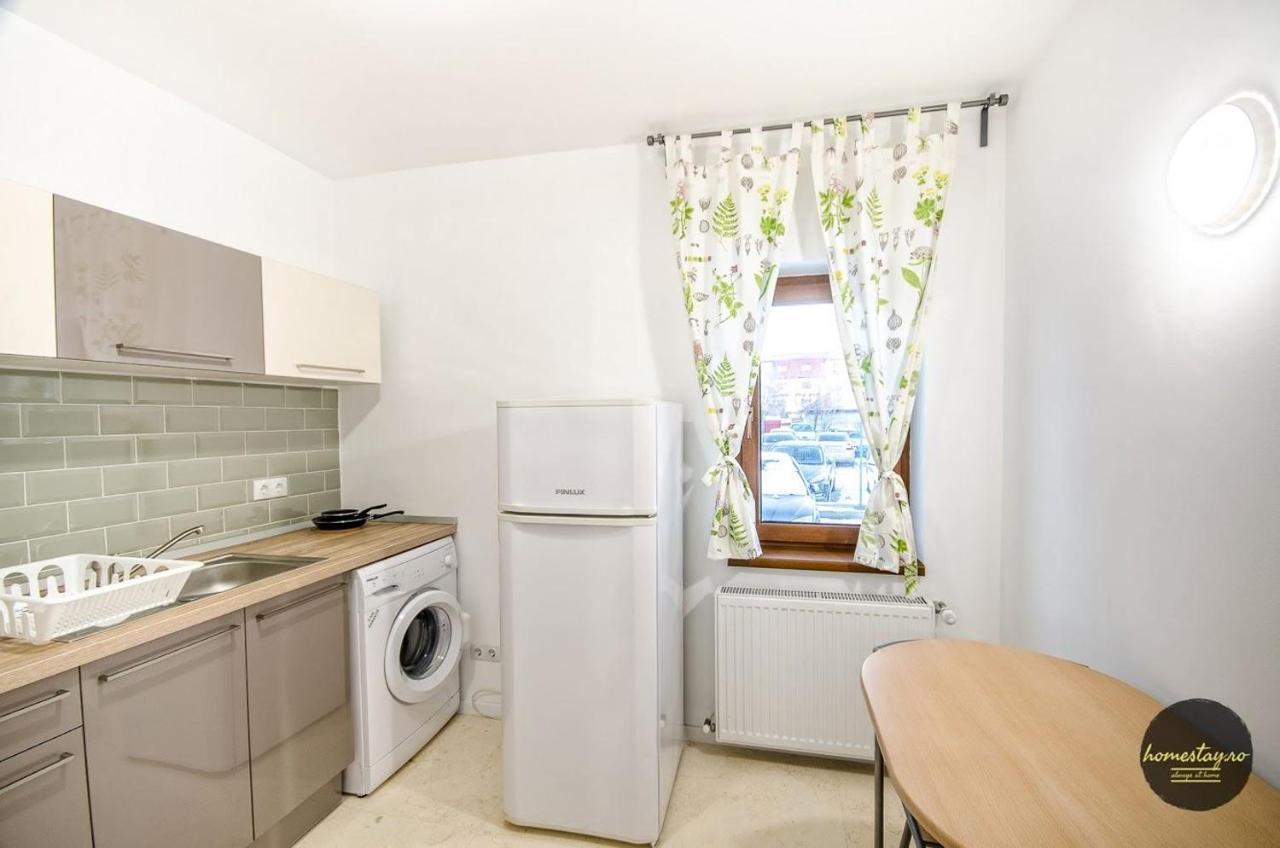 Homestay Otopeni Esterno foto