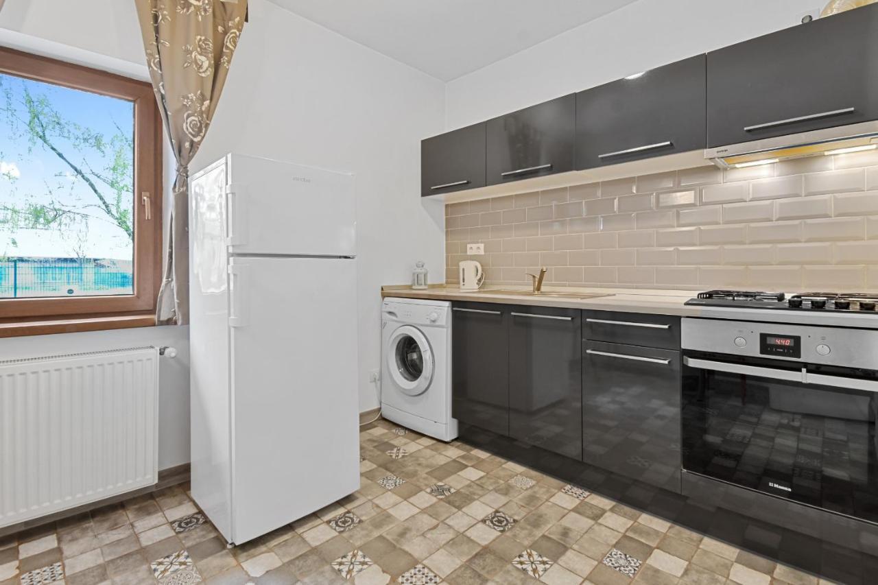 Homestay Otopeni Esterno foto