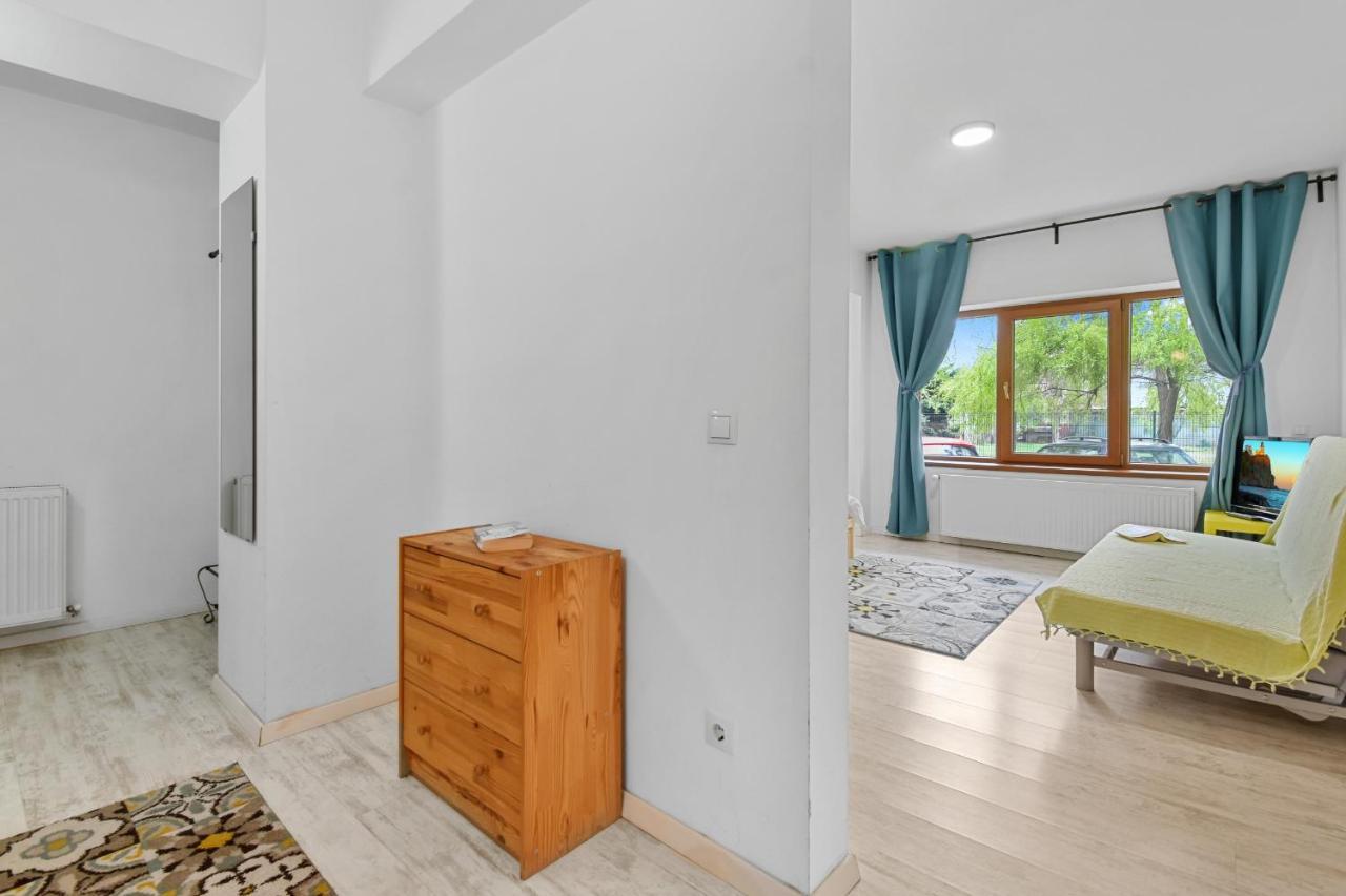 Homestay Otopeni Esterno foto