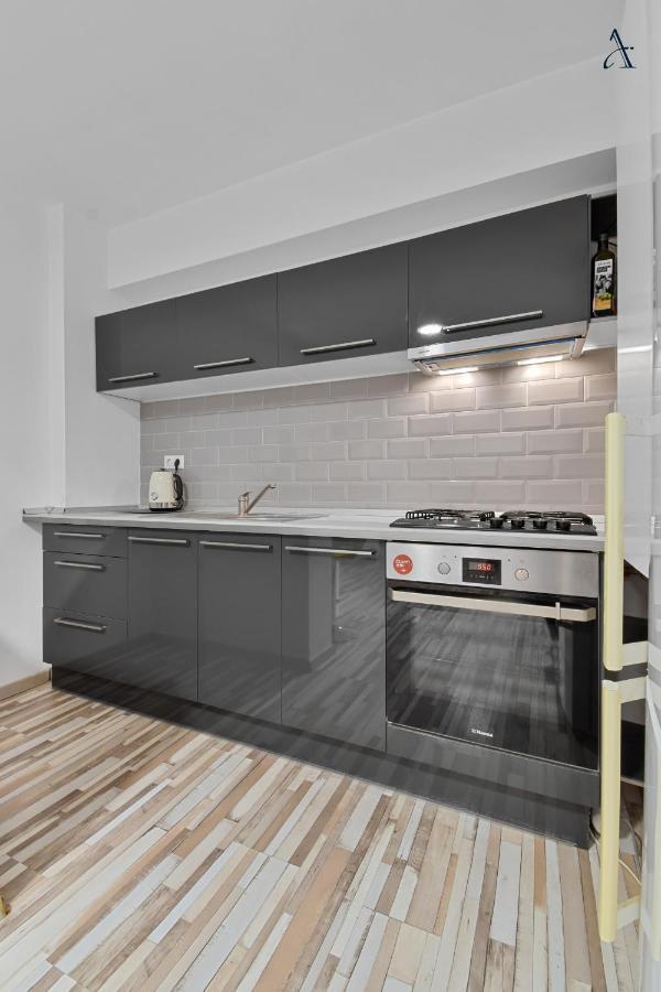 Homestay Otopeni Esterno foto