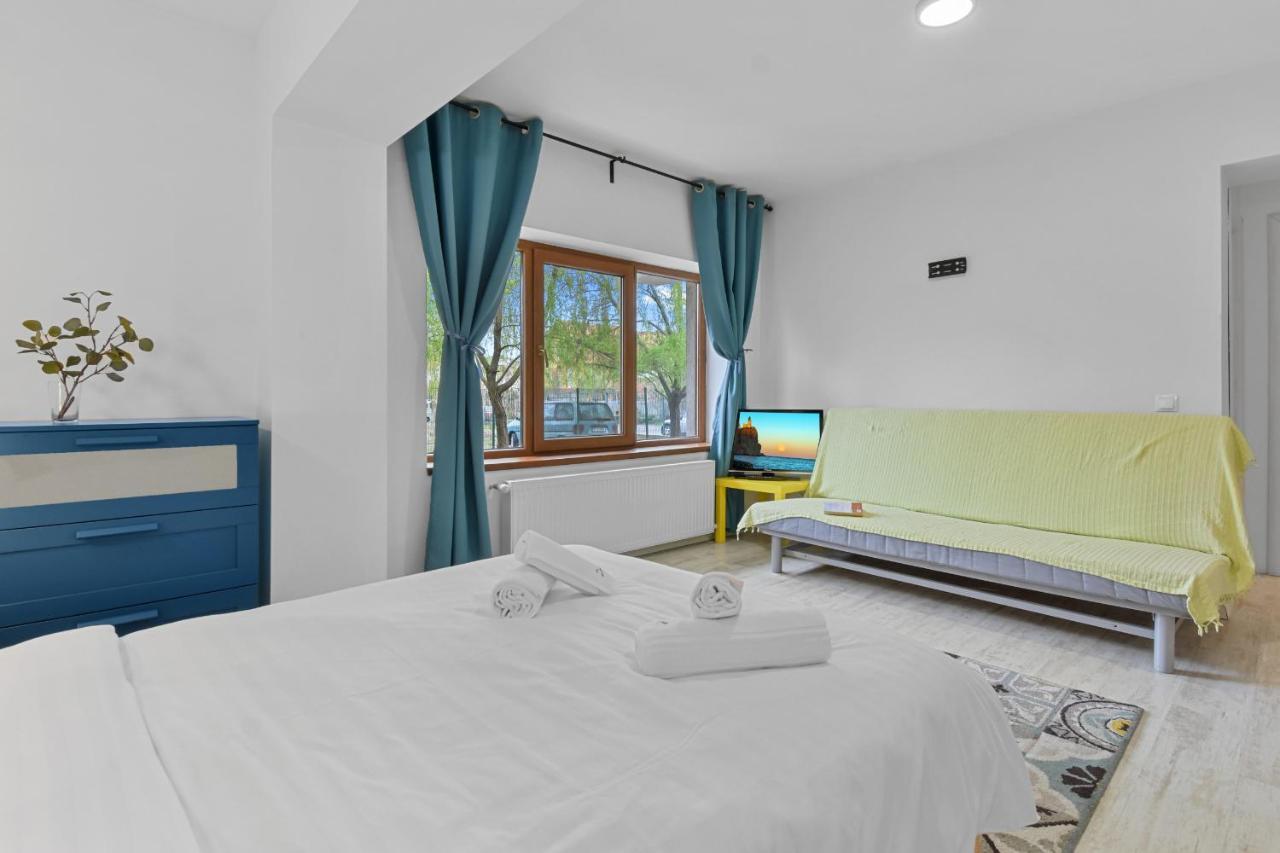 Homestay Otopeni Esterno foto
