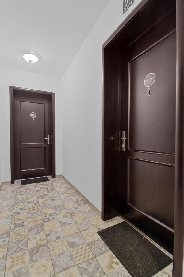 Homestay Otopeni Esterno foto