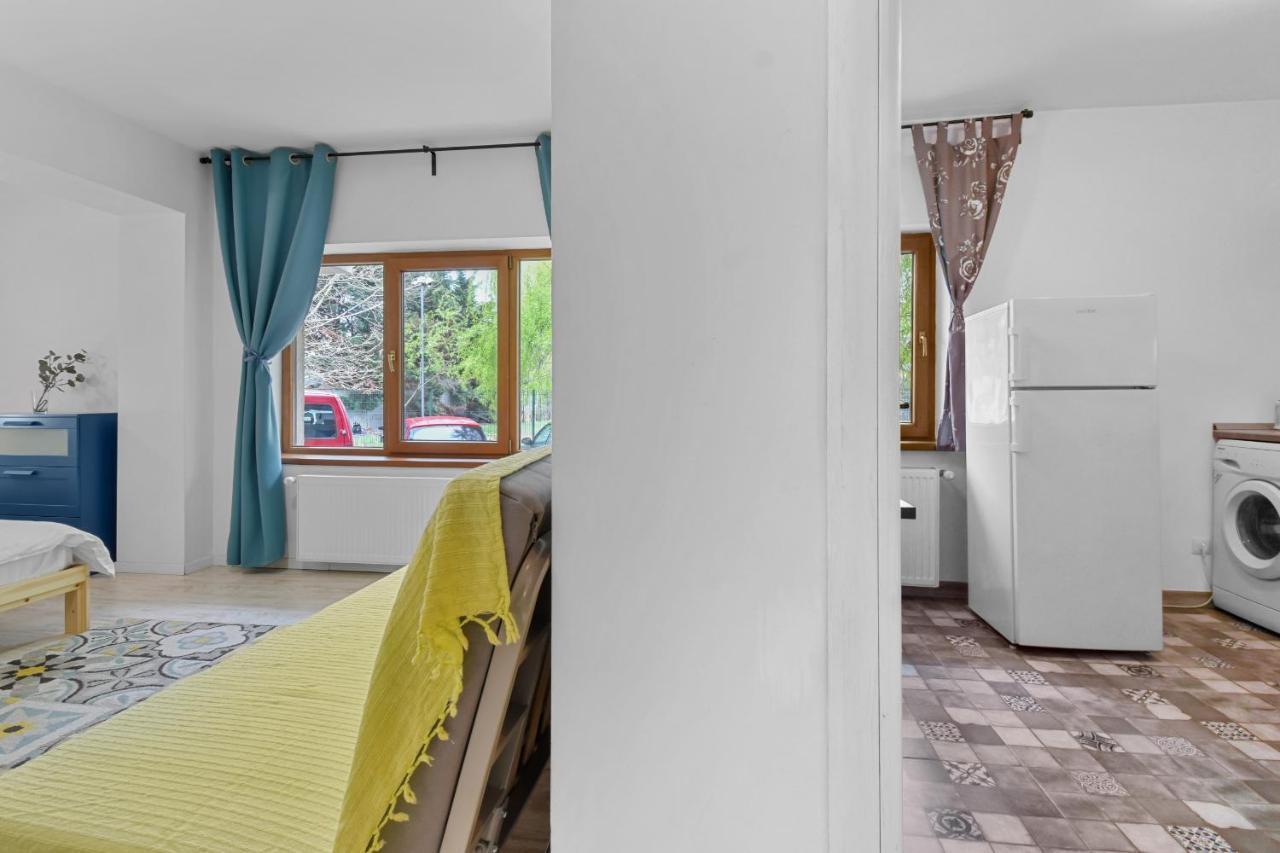 Homestay Otopeni Esterno foto