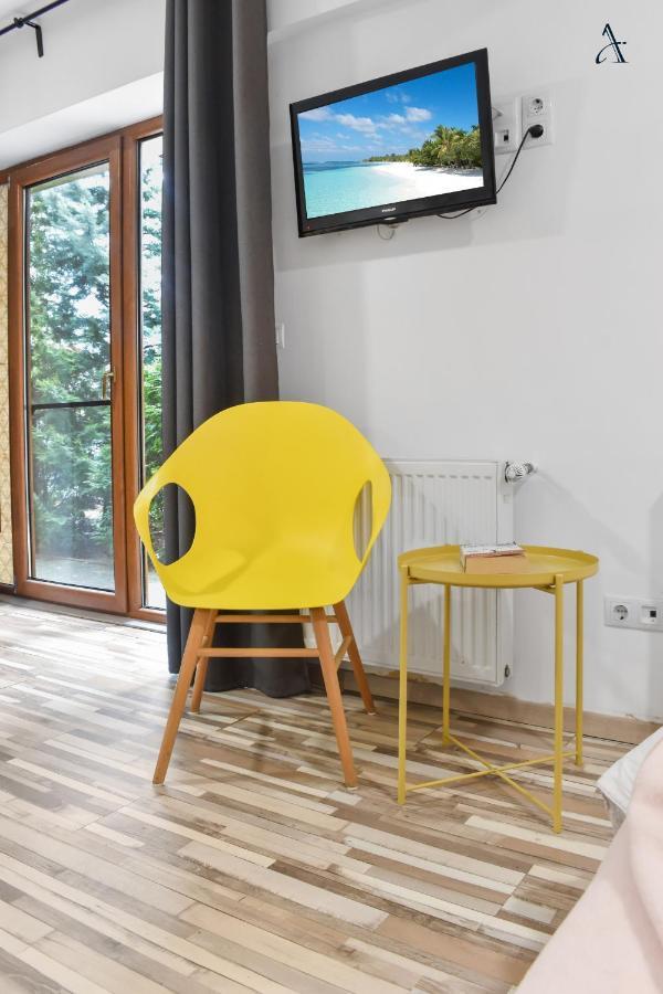 Homestay Otopeni Esterno foto