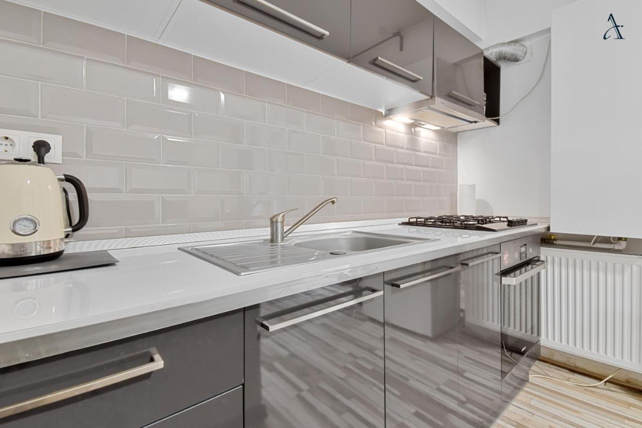Homestay Otopeni Esterno foto