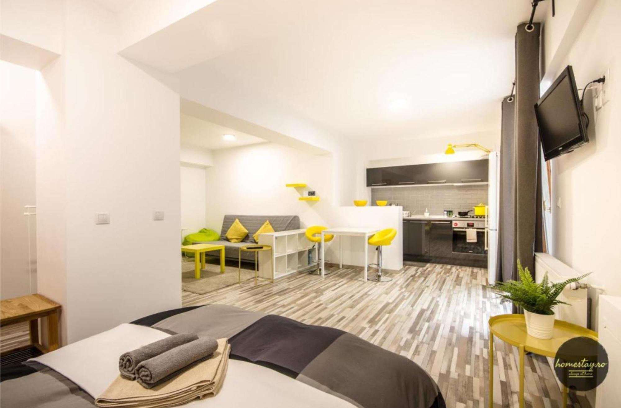 Homestay Otopeni Esterno foto